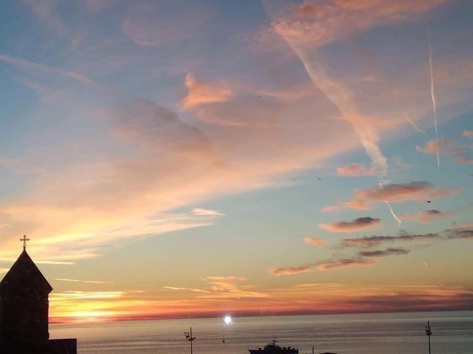 Otakhebi Hotel Sarpi Buitenkant foto