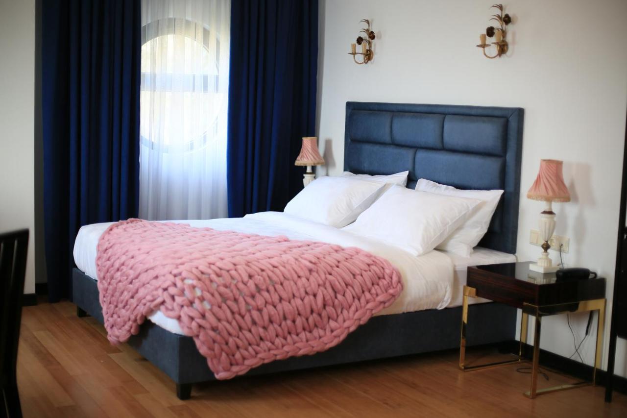 Otakhebi Hotel Sarpi Buitenkant foto