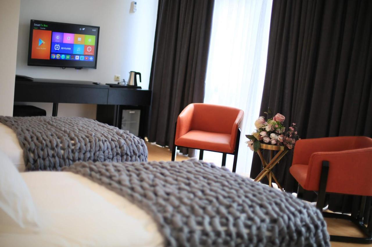 Otakhebi Hotel Sarpi Buitenkant foto