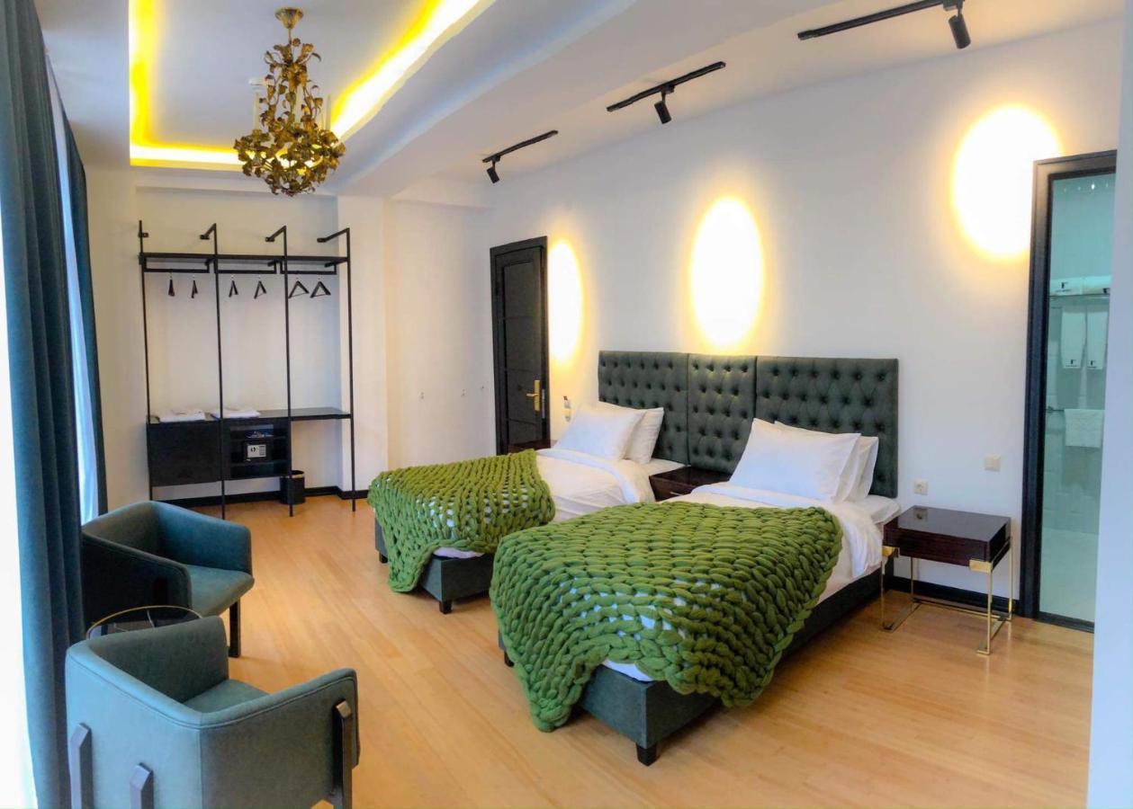 Otakhebi Hotel Sarpi Buitenkant foto